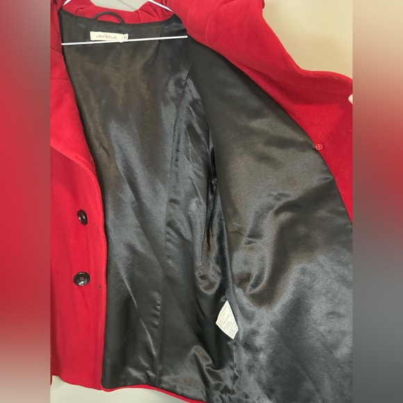 Laura size 16, cherry red wool/cashmere blend thick jacket with black lining - Picture 3 of 8